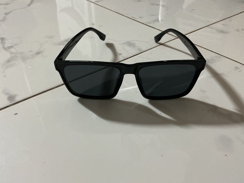 Black Square Sunglasses