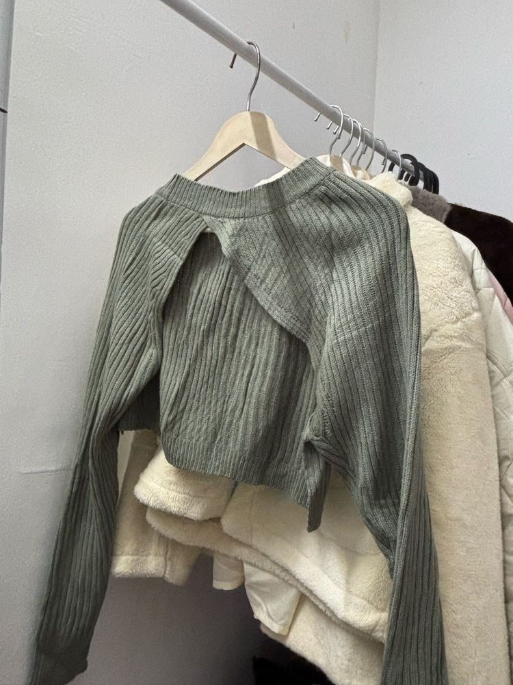 Trendy Cut Out Back Sweater