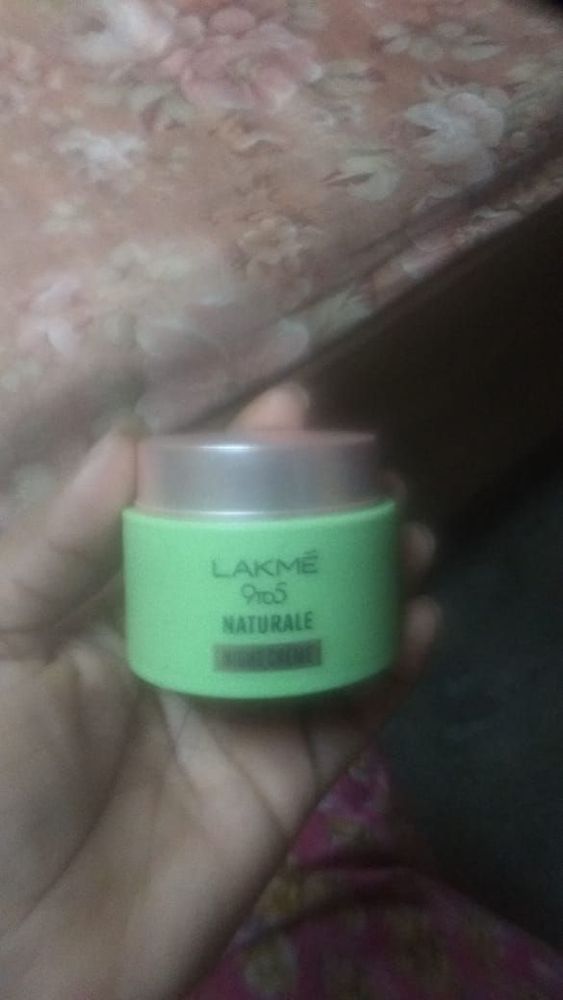 Wall of love # lakme cream.