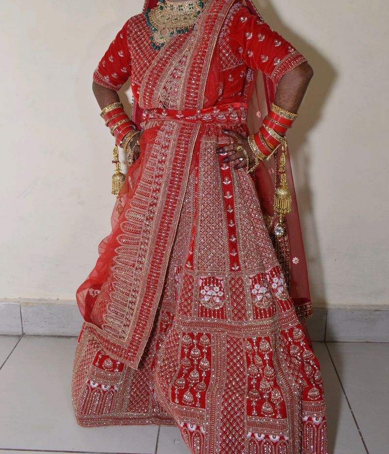 Jhumka pattern Latest Bridal Lehenga