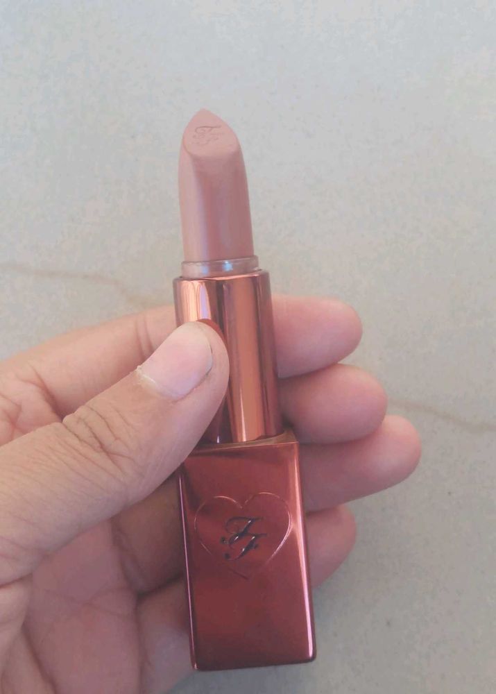 Too Faced  Lipstick Shade Ganache