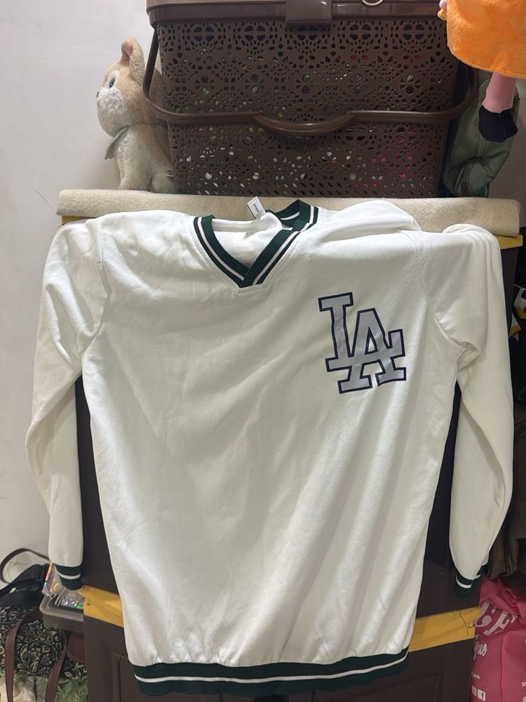 LA Graphic V-Neck Sweatshirt