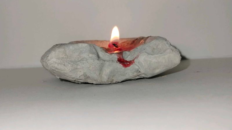 concrete candle stand🕯️