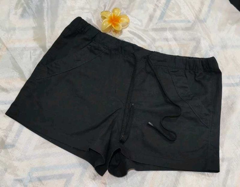 Black Casual Shorts With Adjustable Rope