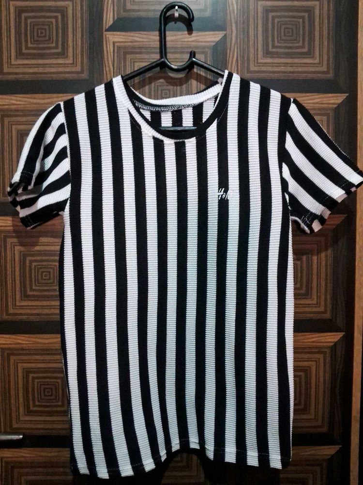 H&amp;M T Shirt For men
