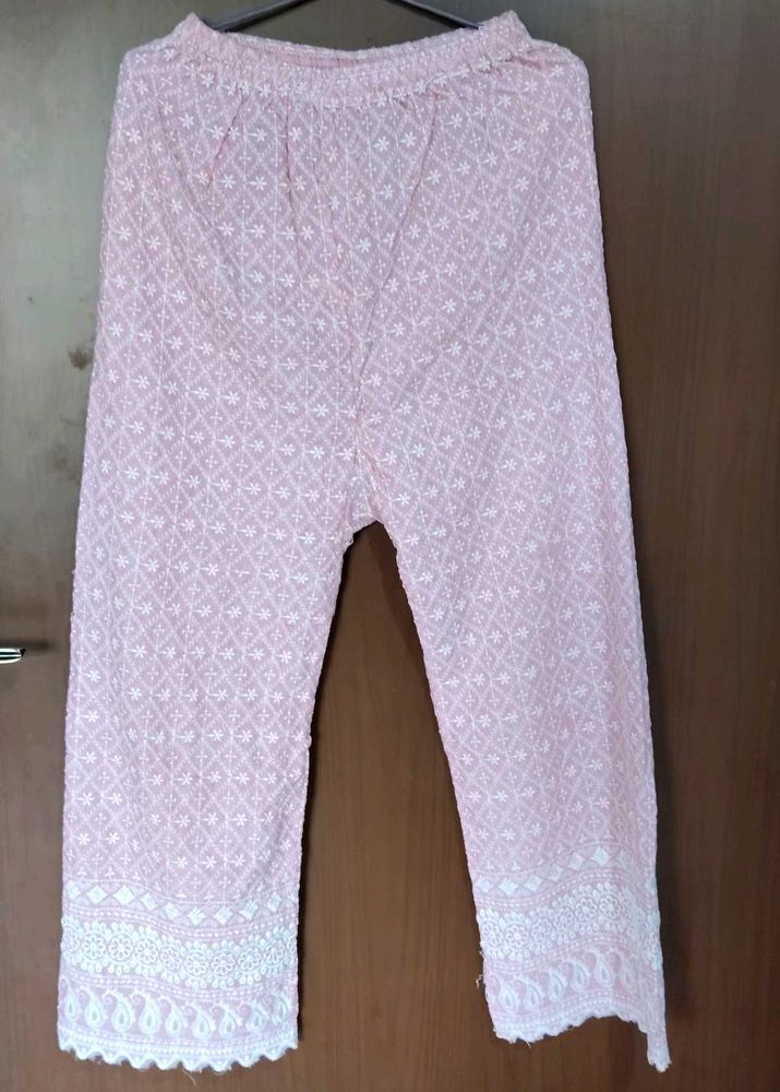 plazo in pink and white colour
