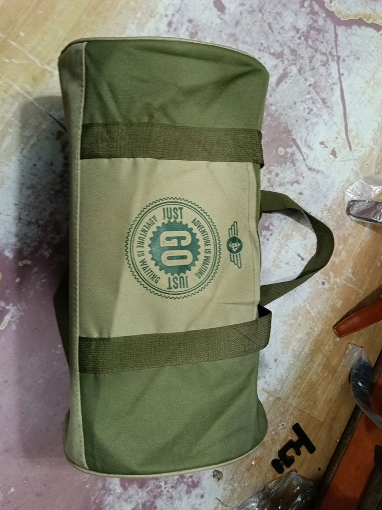 Brand New Easybuy Duffel/Gym Bag 2 Colors Availabl