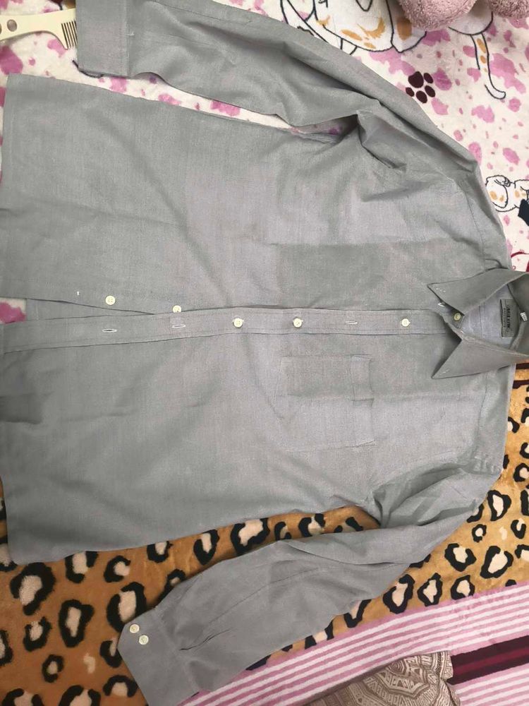 Men&#39;s Grey Casual Shirt in 40-42 size