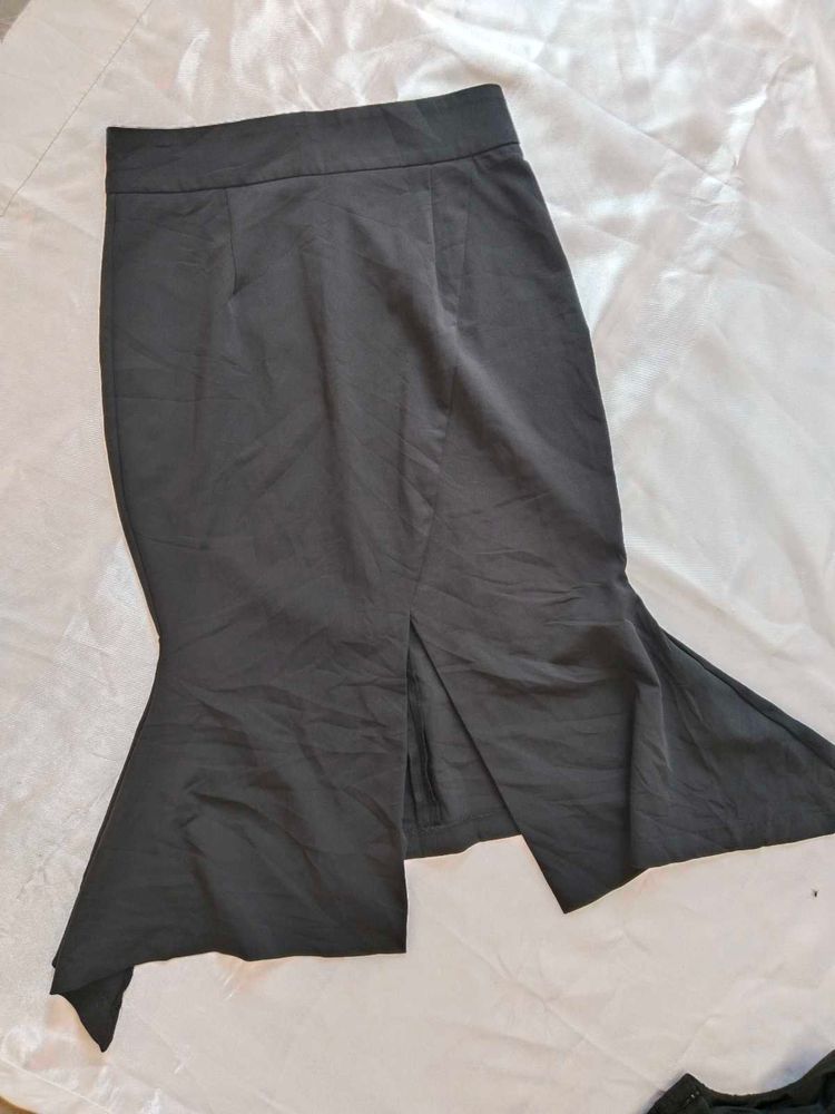 Black Trumpet Hem Midi Skirt