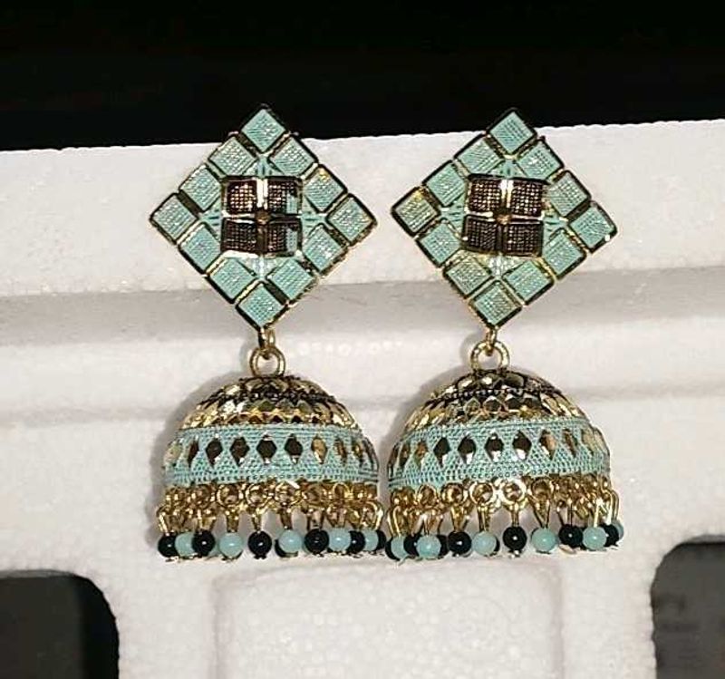 Stylish Jhumka Earrings