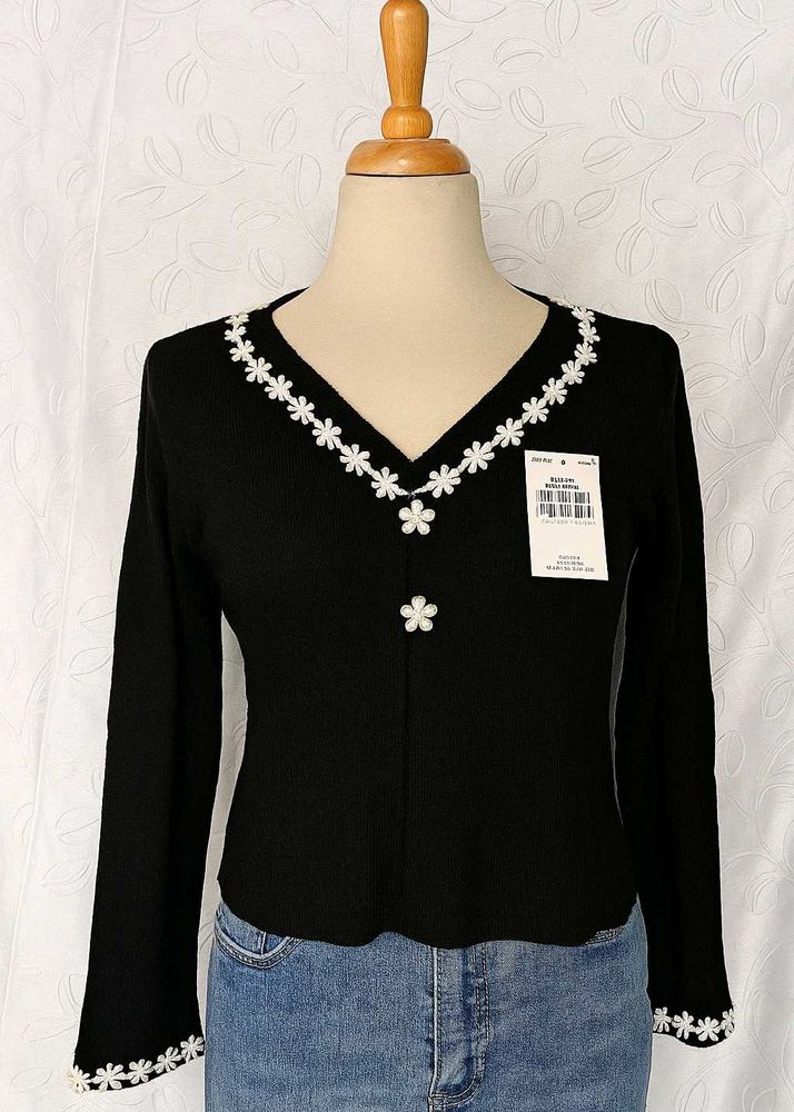 Pinterest Asthetic Fitted Pullover 🖤