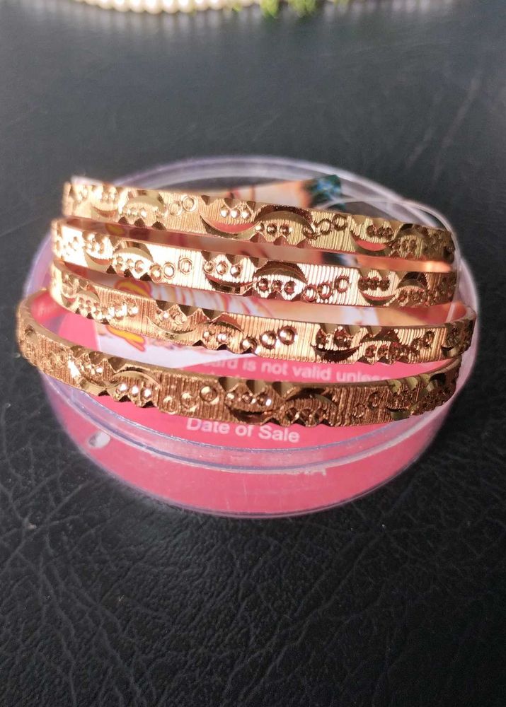 Gold-toned Bangle Set