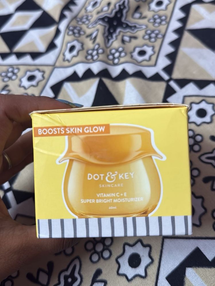 Dot &amp; Key Moisturizer