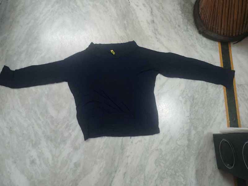 An high neck or full sleeves stretchable type tshi