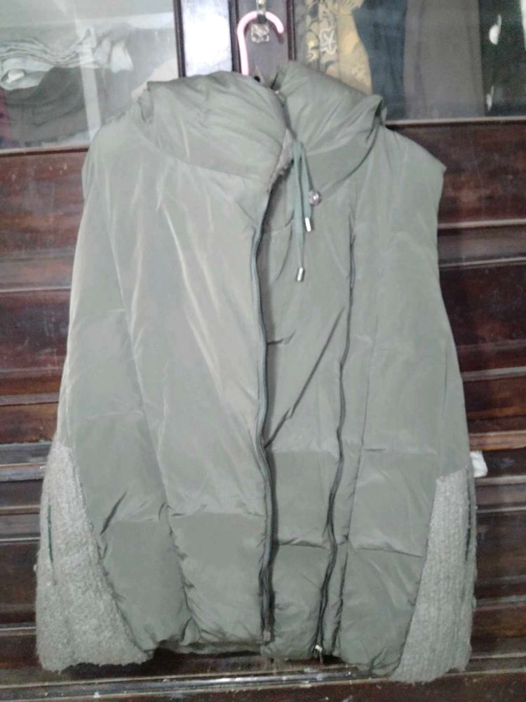 Sleeveless Padded Jacket
