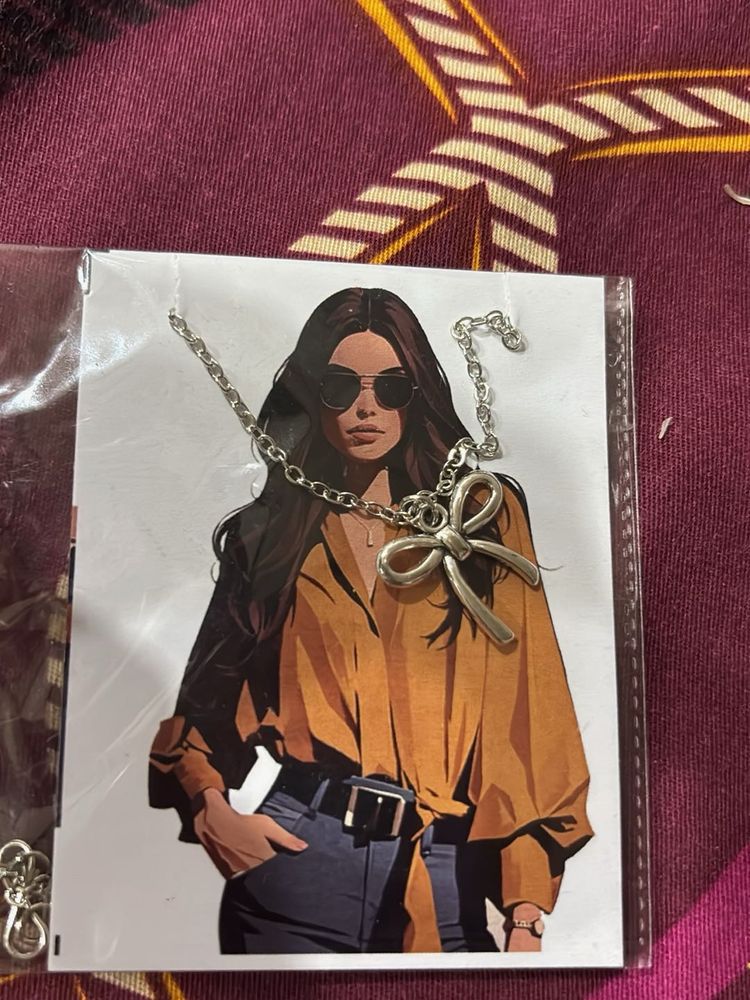 Bow Pendant