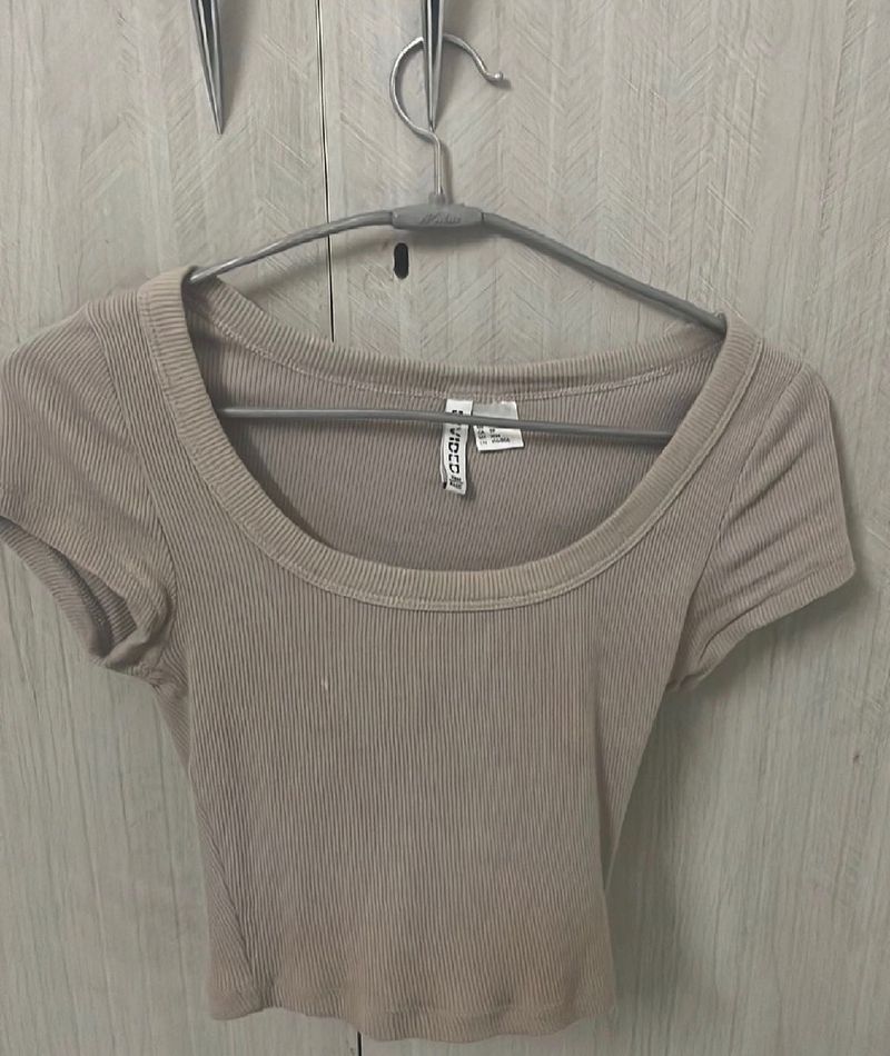 H&amp;M Beige Crop Top