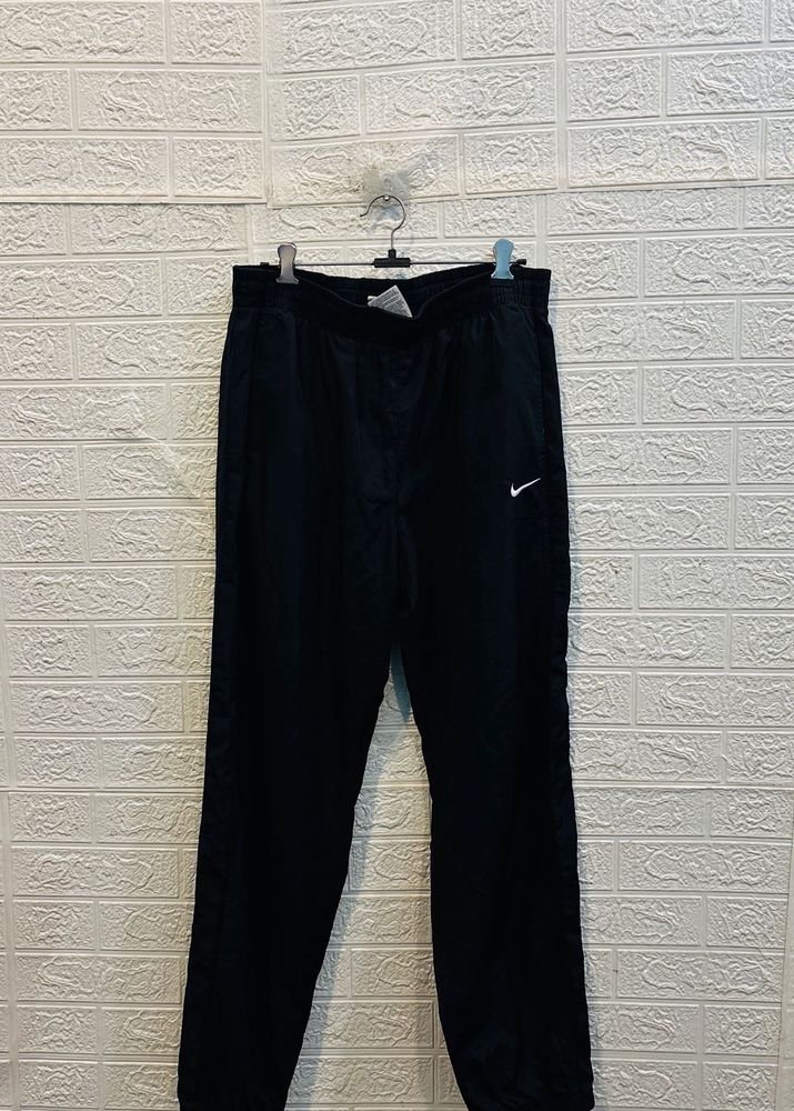 🇬🇧 Nike Imported Black Track Pants