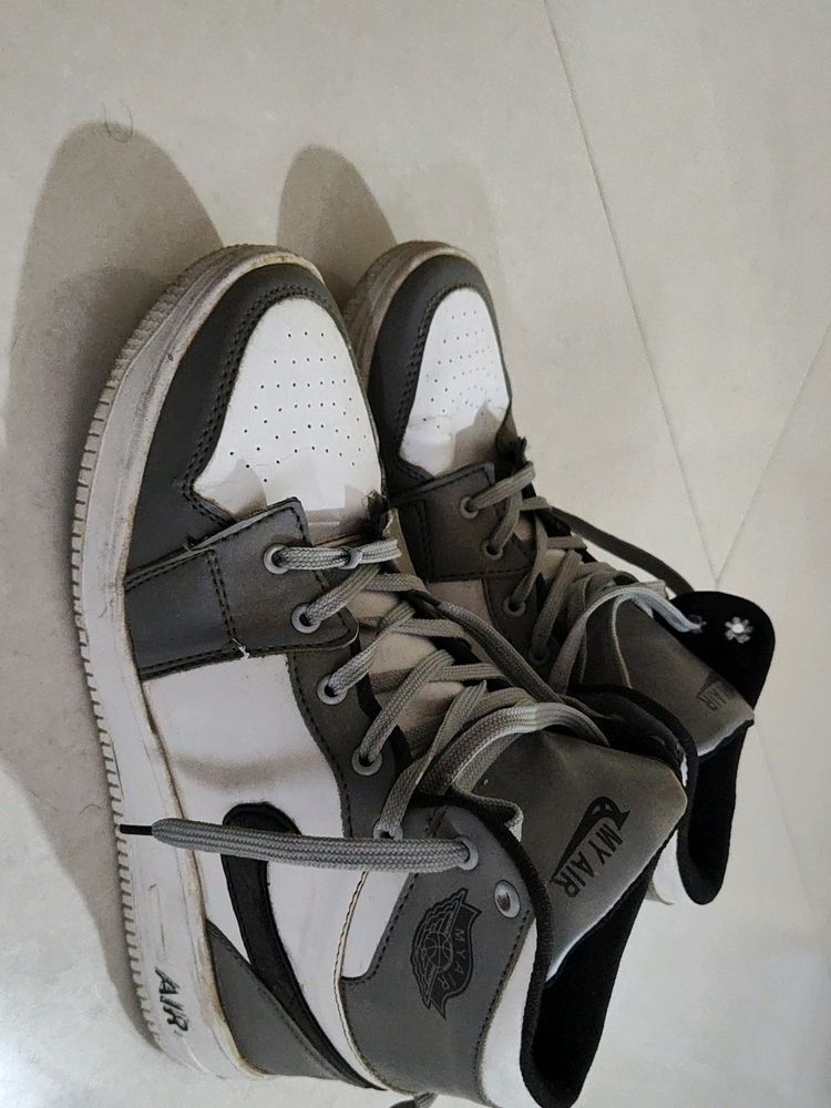 Air jordan 1 High Lookalike Heavily Used