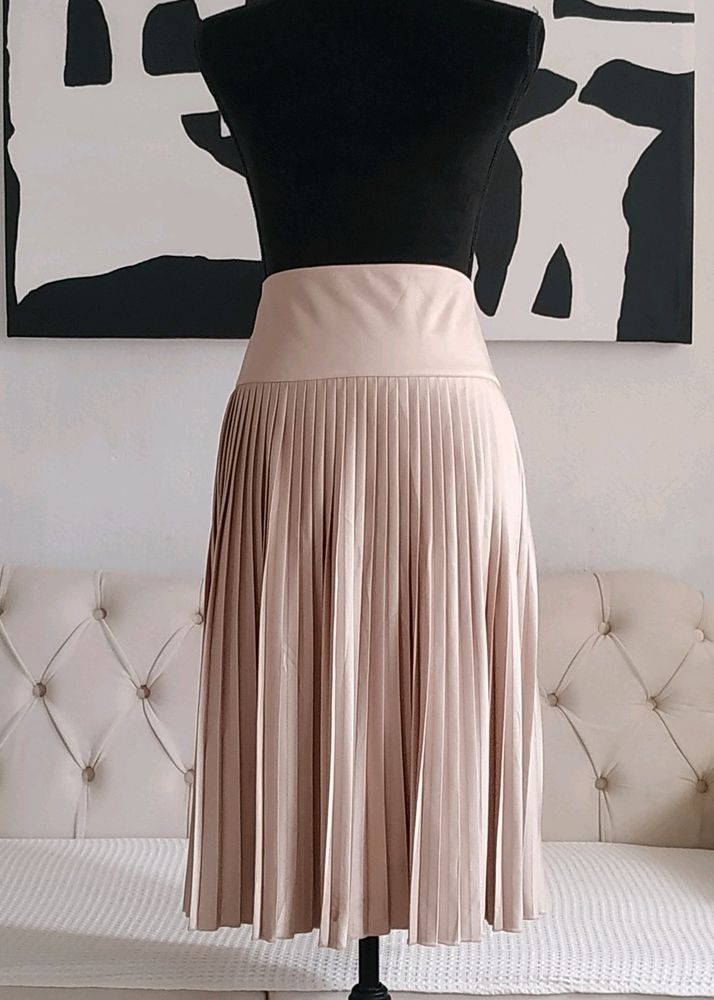 Uniqlo Pleated Skirt