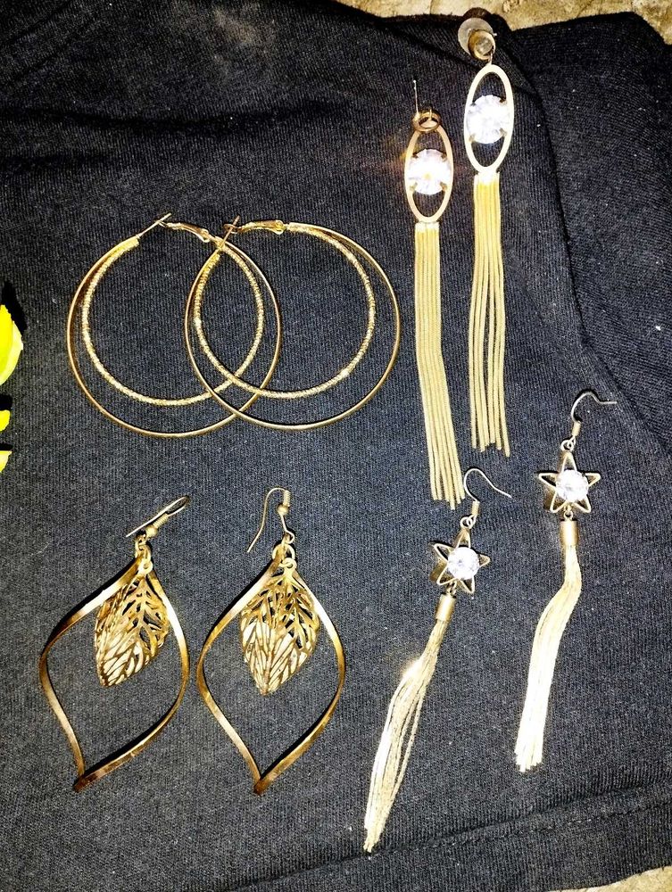 4   Earring Set