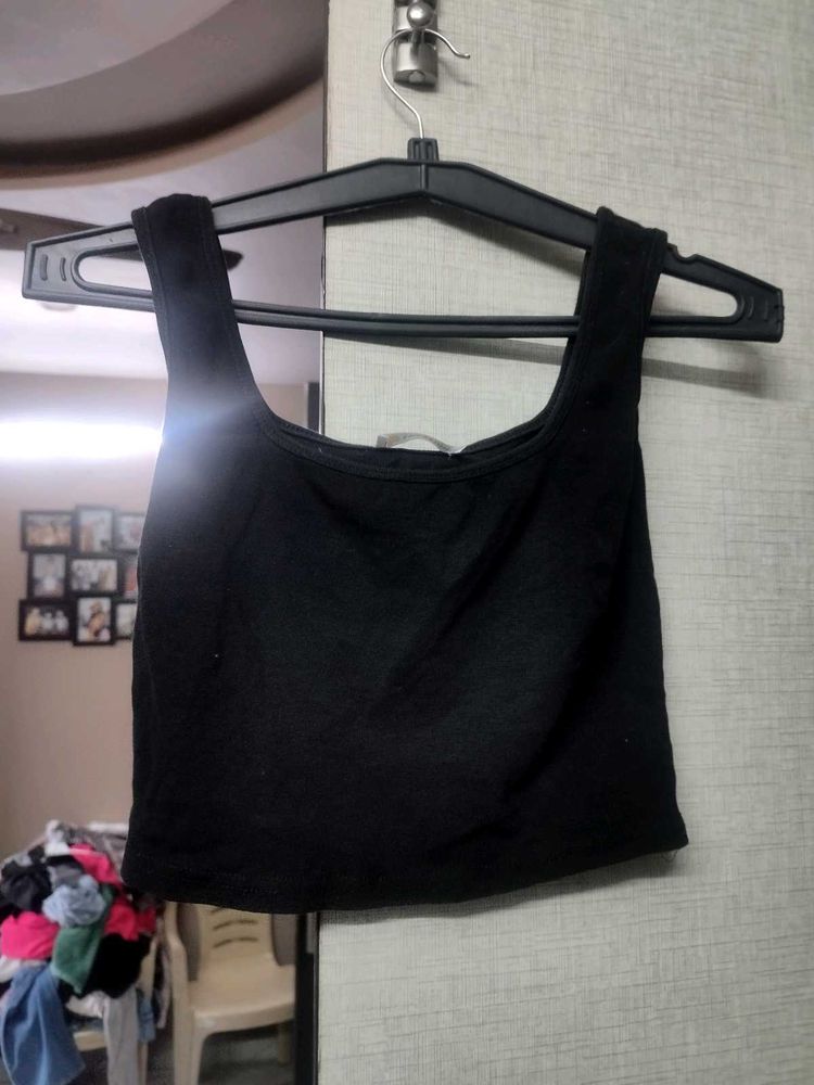 BLACK AND WHITE TANK TOP COMBO