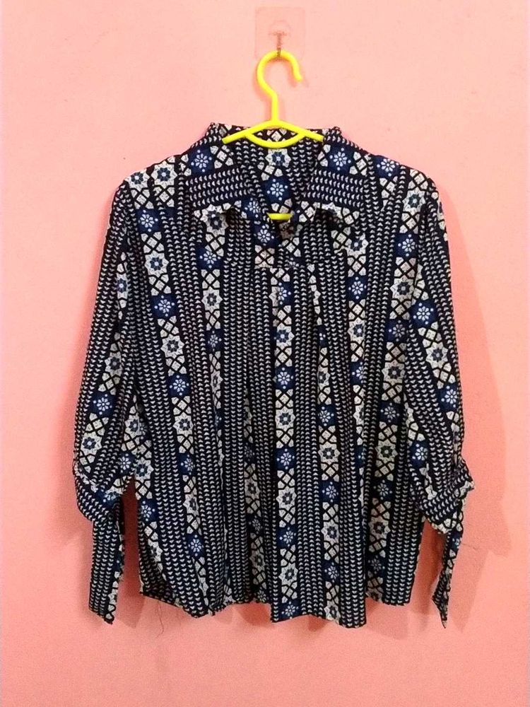 Blue and White Patterned Jeans Top  👕