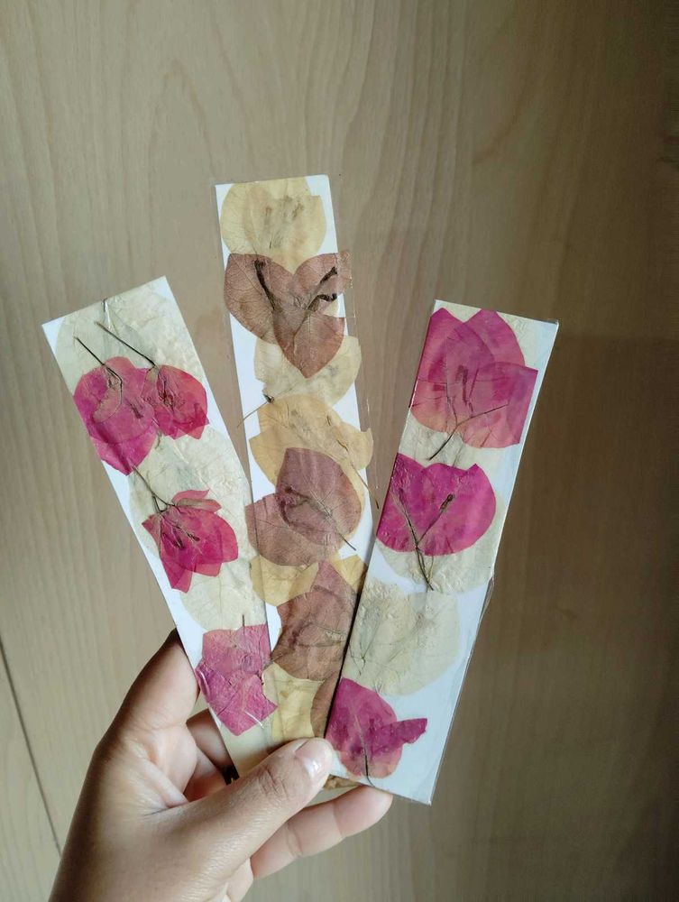 ressed Flower Bookmarks (Set of 3)+ 1 Freebies ✅✅
