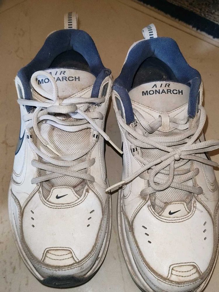 Nike Air Monarch