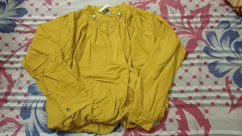 Trending Blouson Crop Top