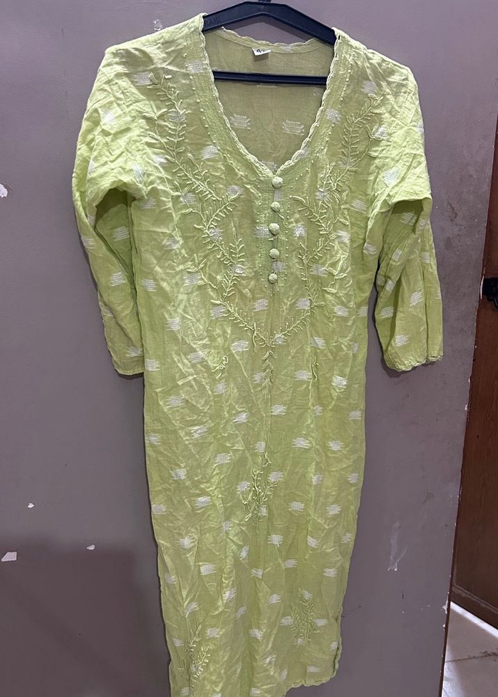 1 Chikankari Women&#39;s Kurta