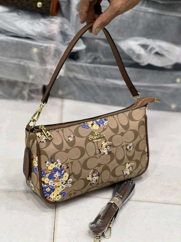 COACH NEW MODEL ZIPPER SLING WITHOUT BOX