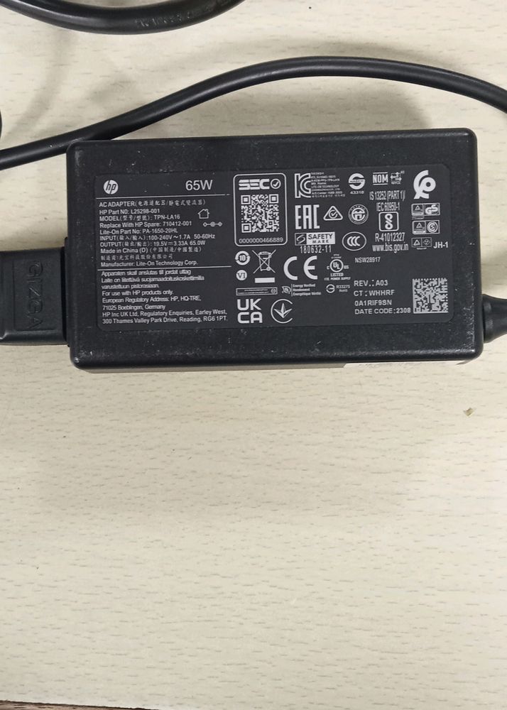 HP ORIGINAL LAPTOP 65 WATT CHARGER