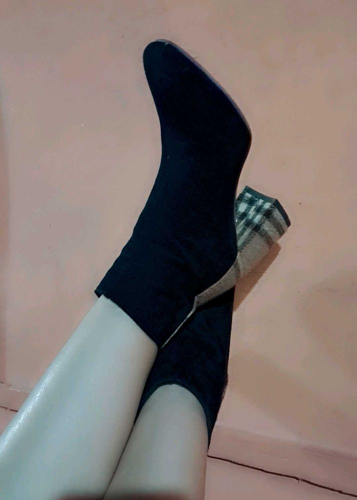 Women Solid Regular Block Boots