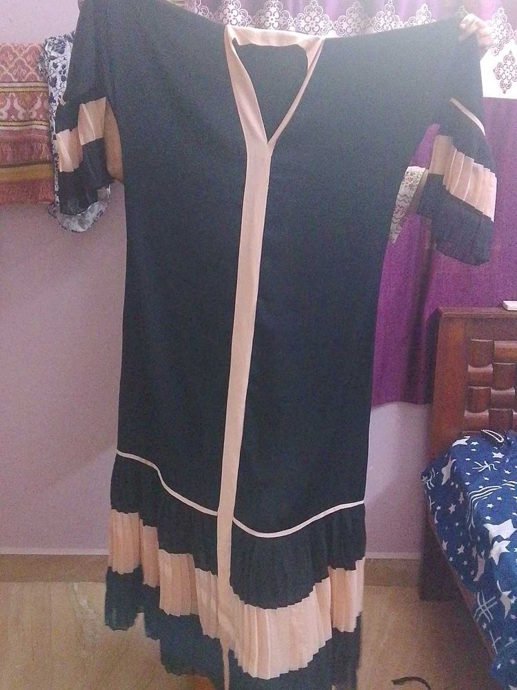 Elegant Black &amp; Beige burkha