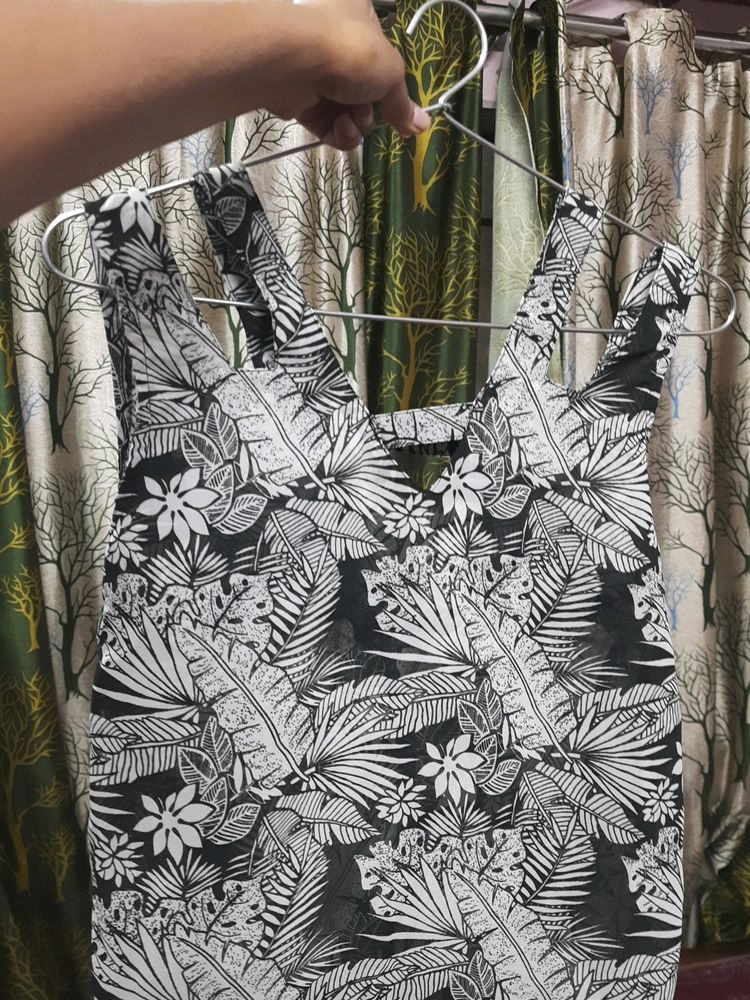 Dressberry Branded Top