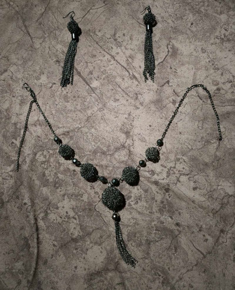 Necklace &amp; Earring Set