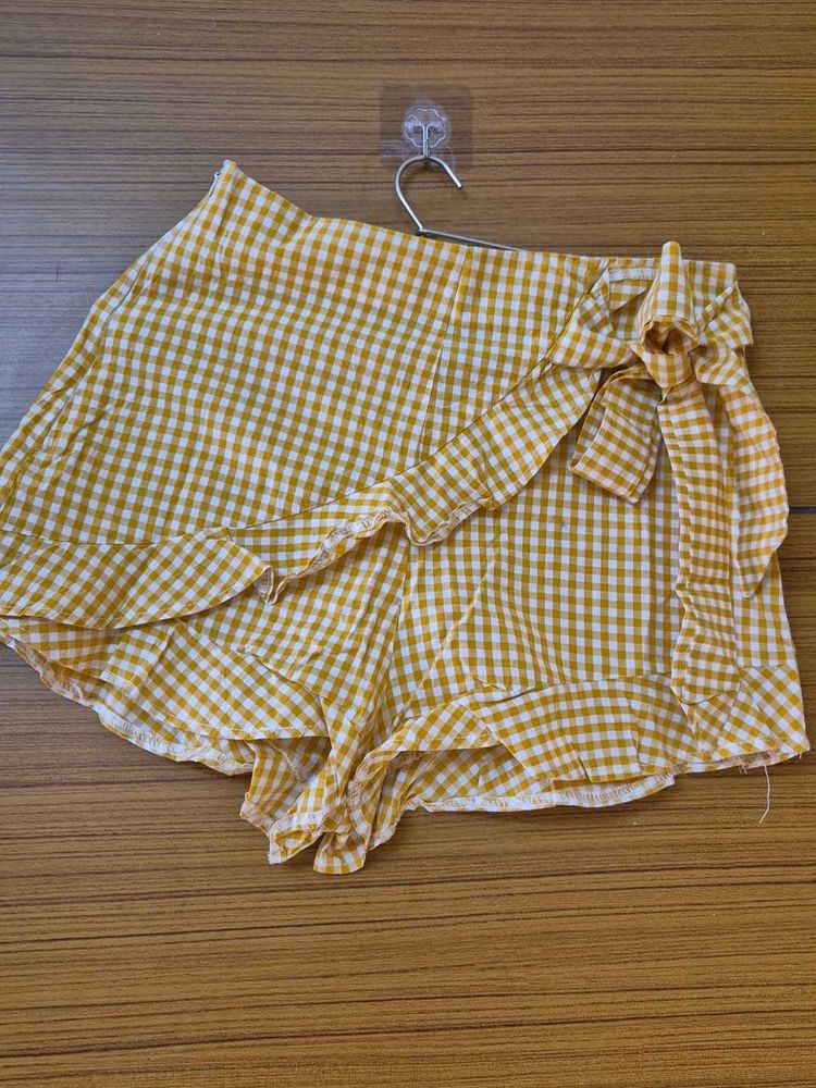 Gingham Ruffle Shorts