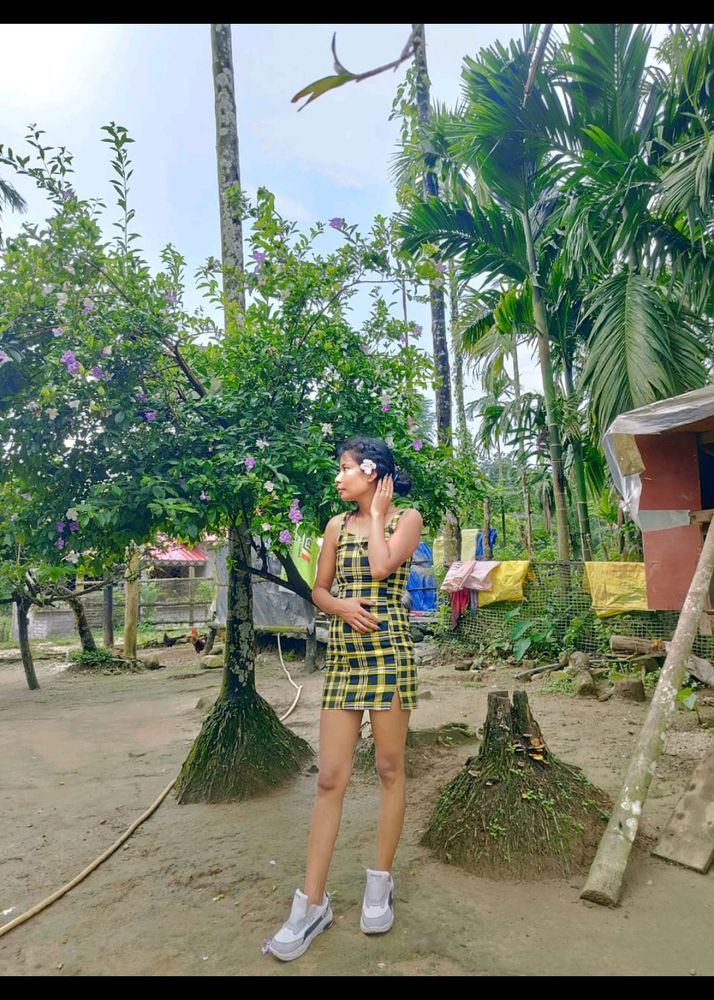 Sexy Yellow Party Wear