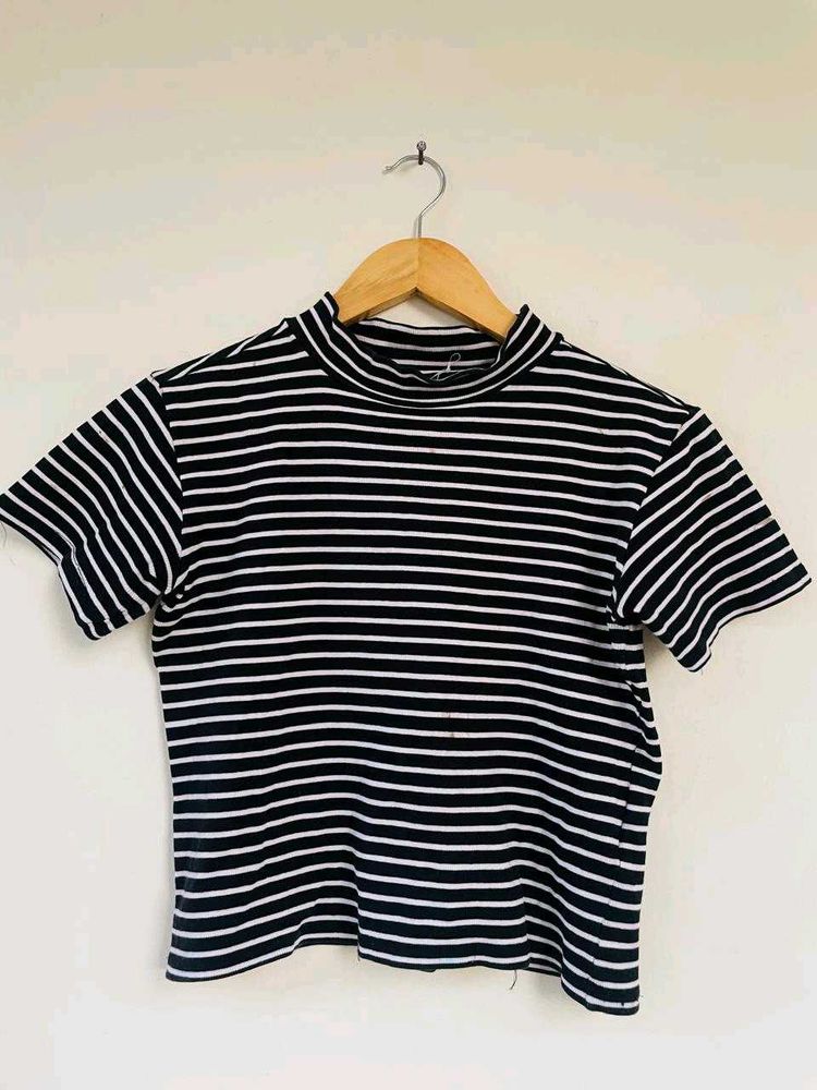 Beautiful Black Strip Top Crop Style