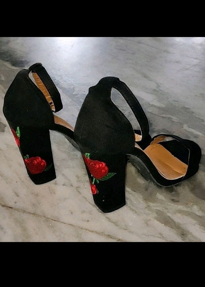 Offer🥳 On Black Heels With Rose Embroidery