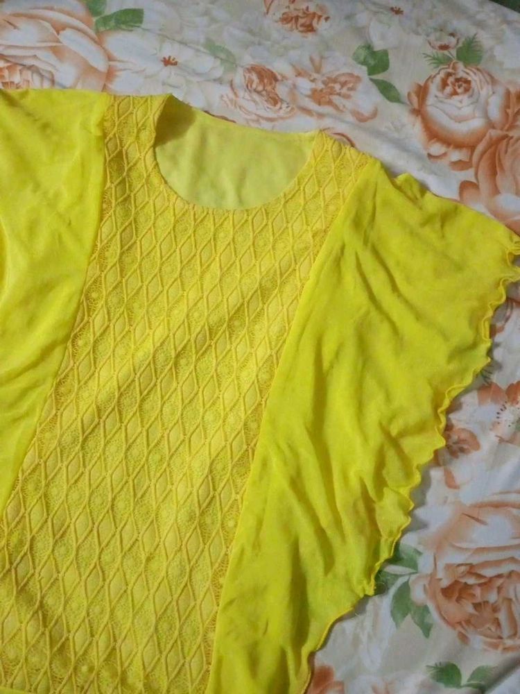 Sunshine lace top ✨