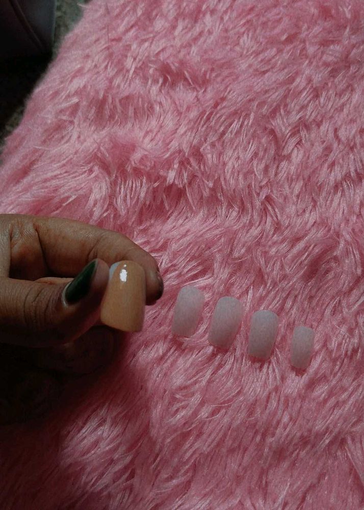 Customizable Nails - No Glue Included!