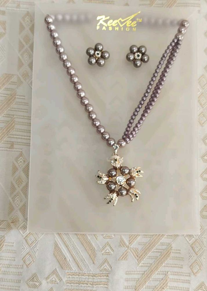 Classic Perls Neckless