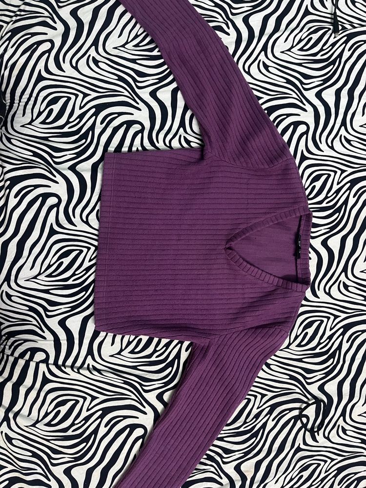 Purple V-Neck Crop Top