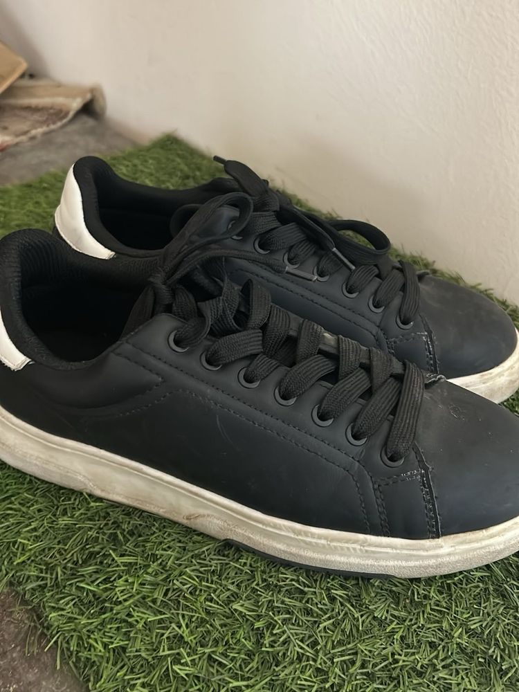 Zara Black Sneakers