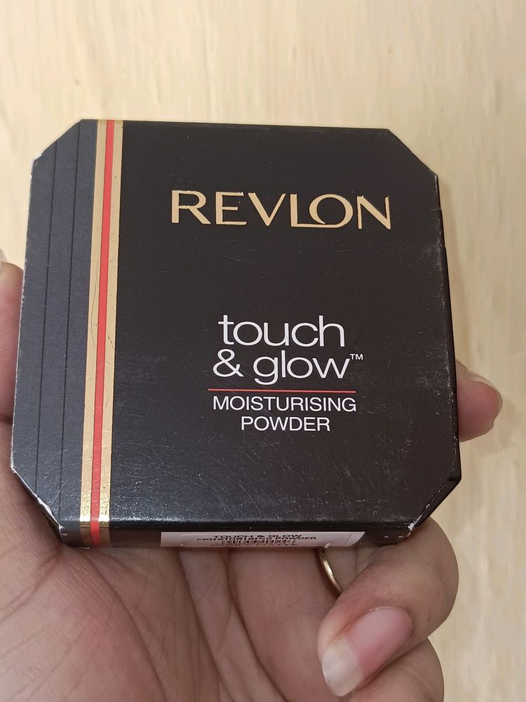 Revlon Touch &amp; Glow Moisturising Powder