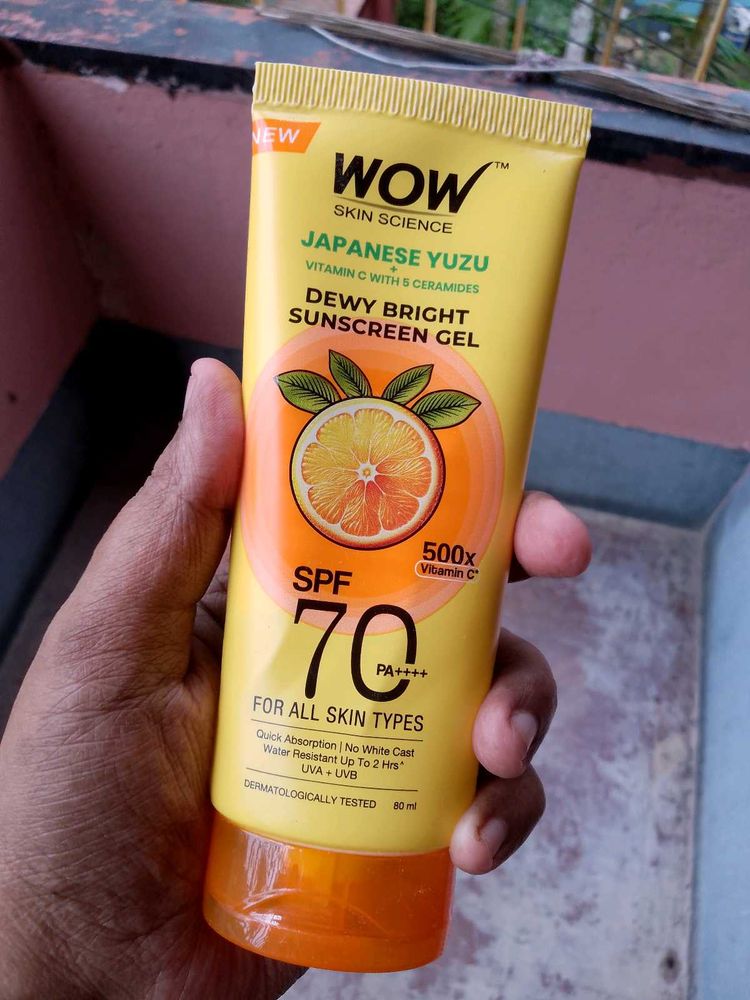 Wow Dewy Bright Sunscreen Gel