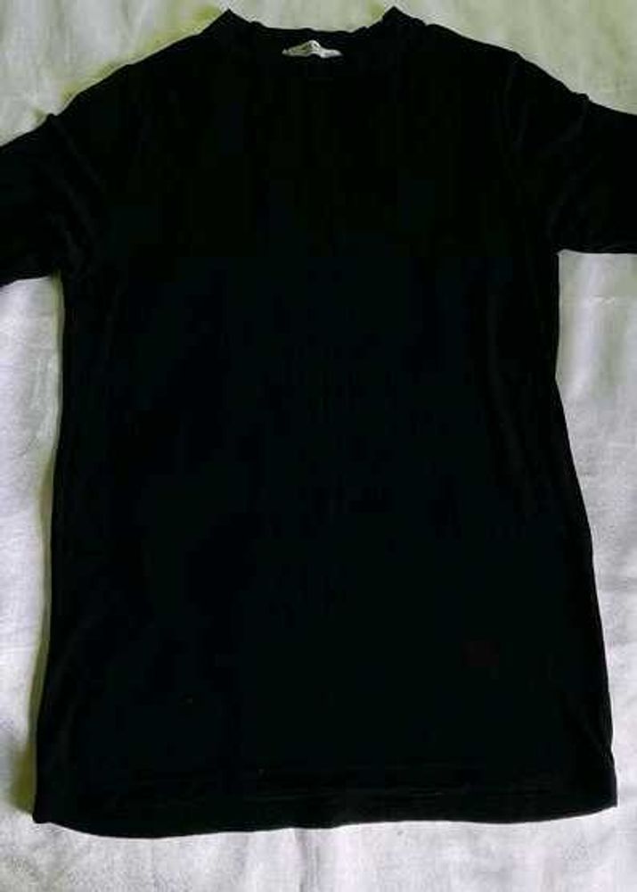 Fitted Black Tops