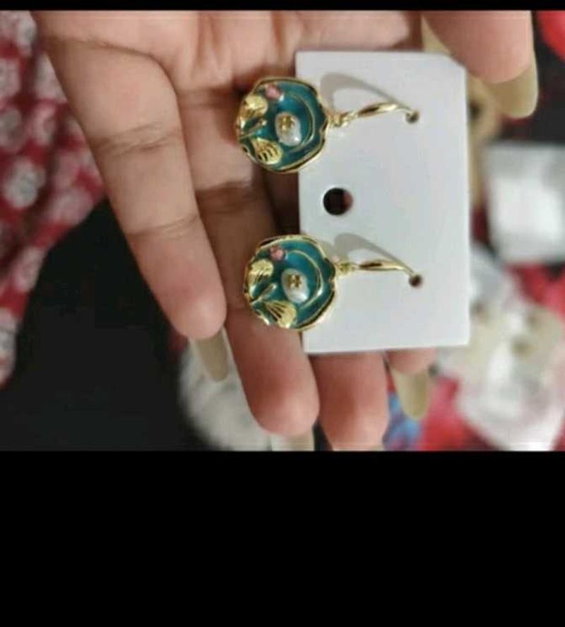 Elegant Floral Drop Earrings